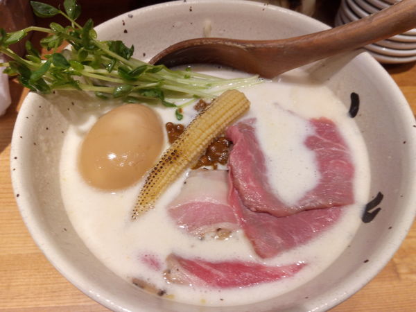 「【らの道カレーランブル】牛のキーマカレー×牛白湯」@牛骨ラーメン ぶっこ志 北浜店の写真