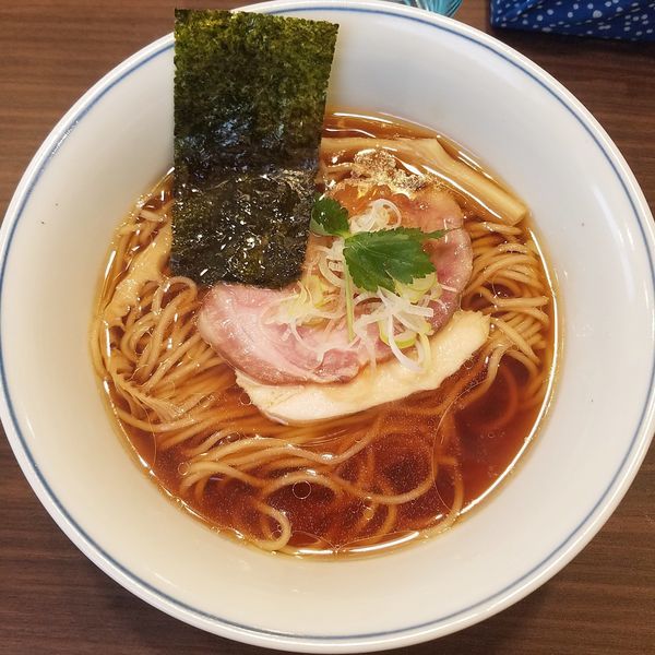 「醤油らぁ麺」@らぁ麺  麦一粒の写真