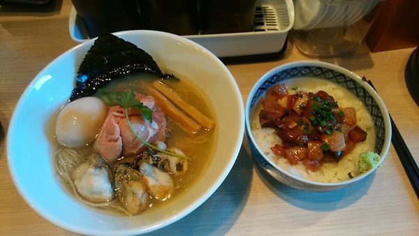 「特製牡蠣そば（1000円）」@寿製麺よしかわ 坂戸店の写真