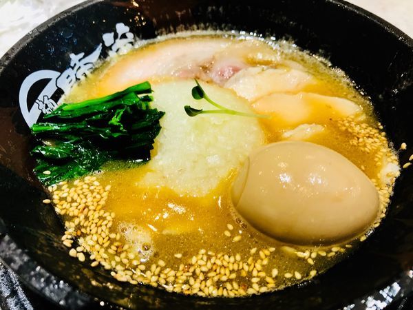 「鶏白湯醤油＋味玉」@麺屋 時茂 高崎店の写真