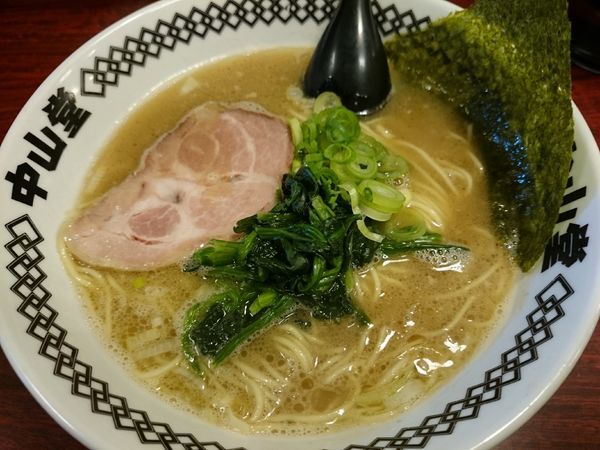 「豚骨醤油ラーメン　細麺」@豚骨醤油ラーメン 中山堂の写真
