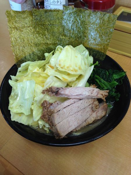 「きゃべラー820円」@横濱家系 虎壱家の写真