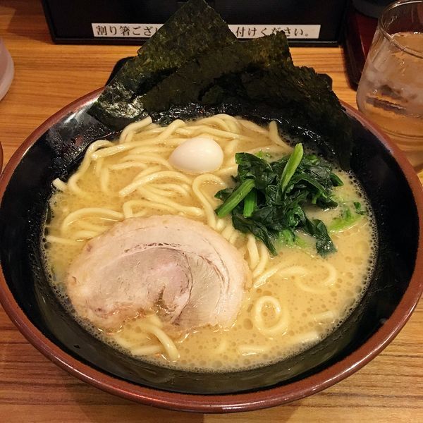 「醤油ラーメン（１日サービス）　￥５００」@横浜家系ラーメン 壱角家 西新宿本店の写真