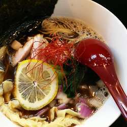 イカ煮干しそば