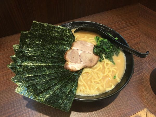 「醤油豚骨(油少)+大盛+海苔　(680+100+100円)」@横浜家系ラーメン 武の写真