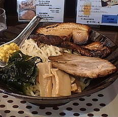 「悠河スペシャルつけ麺900円（2辛）＋炙り極厚バラチャーシュ」@悠河らーめん 町田中町店の写真