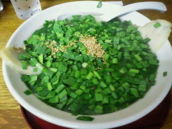 「にら塩らぁめん 780円」@らぁめん たけやの写真