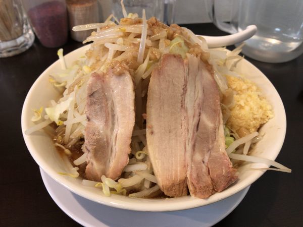「ラーメン(200gﾔｻｲﾁｮｲﾏｼﾆﾝﾆｸﾏｼ)750円」@ジャンクラーメン じおんの写真
