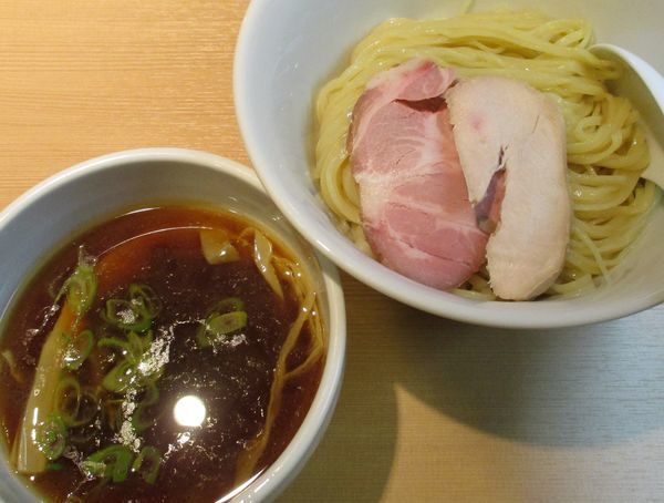 「つけ麺　500円※オープン記念価格　通常850円」@らぁ麺 はやし田 新宿本店の写真