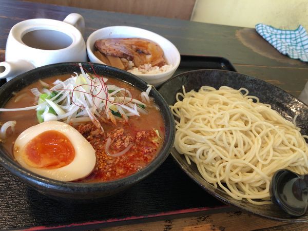 「ちょい辛味噌つけ麺＋ミニチャーシュー丼」@麺や紅丸 本店の写真