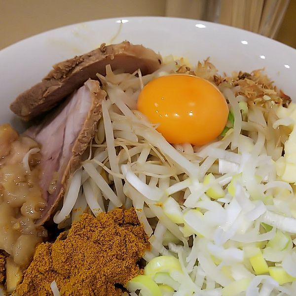 「ラーメン＋油そば（麺少なめ・魚粉以外）＋カレーチーズ」@ラーメン 他力也の写真