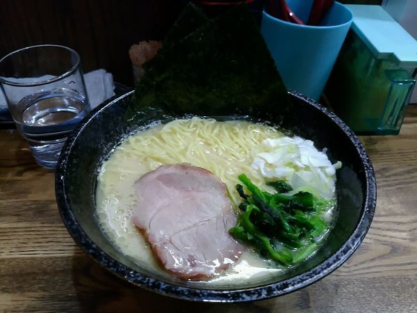 「醤油ラーメン大盛(600円)」@らーめん・餃子 一信の写真