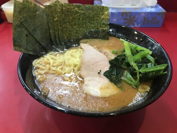 「中ラーメン のり増し」@杉田家 千葉祐光店の写真