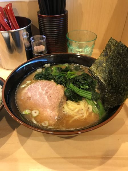 「ラーメン大盛 ほうれん草増」@横浜ラーメン 北村家の写真