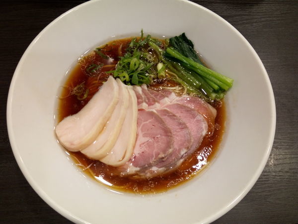 「チャーシュー芳醇鶏そば（醤油）+鴨油バージョン」@麺や 福はらの写真