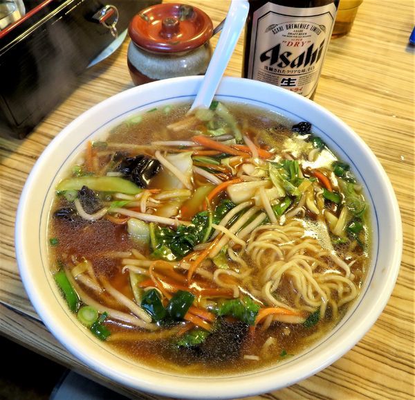 「あんかけ野菜そば（850円）＋スーパードライ」@中国料理 宝龍の写真