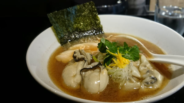 「牡蠣ラーメン」@Tonariの写真