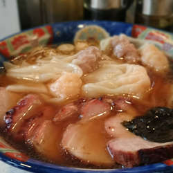 チャーシューミックスワンタンメン