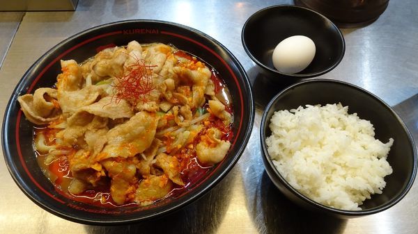 「紅がっつりセット（980円）＋バラ肉増し（180円）」@麺創研 紅 国分寺の写真