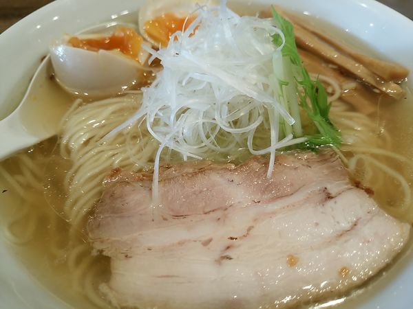 「味玉　汐の旨味ソバ」@Tomboの写真