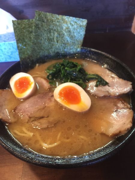 「チャーシュー麺大盛、硬め濃いめ」@鈴の家の写真