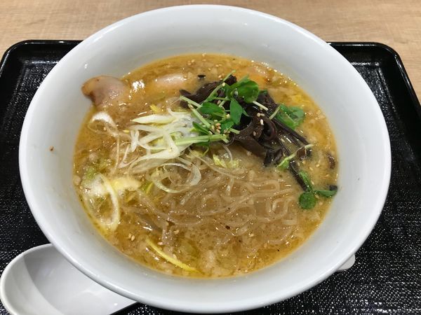 「ハーフラーメン 味噌  600円」@富川製麺所 新千歳空港店の写真