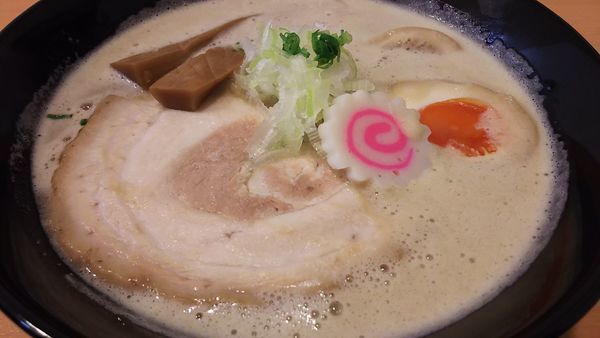 「鶏豚骨ラーメン＋味玉」@吉風の写真