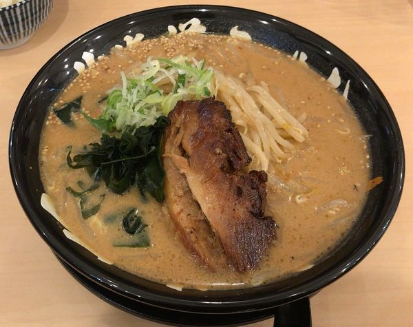 「濃厚味噌らーめん＋ライス(770円＋150円)税別」@北海道らーめん 味噌ノ頂の写真