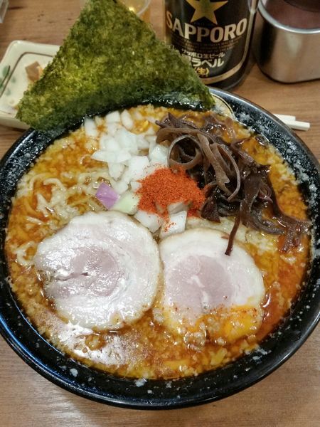 「背油煮干辛醤ラーメン830円サービス中盛」@背脂煮干 丸め 新所沢店の写真