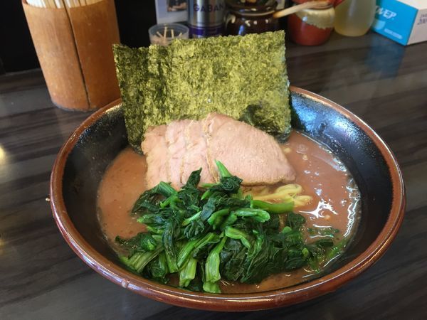 「ほうれん草朝ラー（中盛）チャーシュー」@横浜家系らーめん 武術家の写真