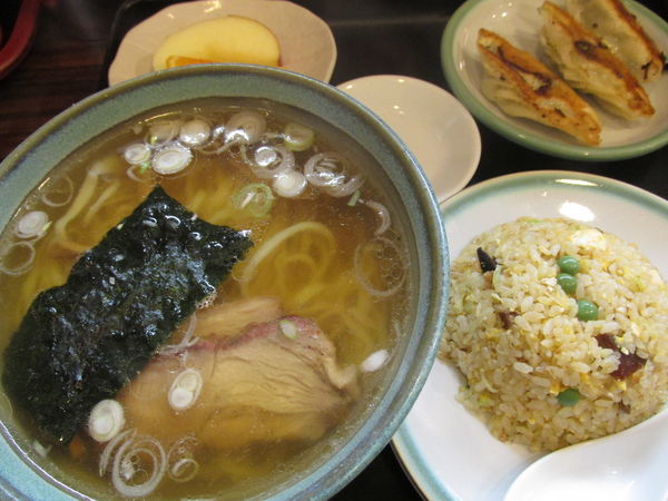 「Aセット　「850円」」@手打らーめん 自慢亭の写真