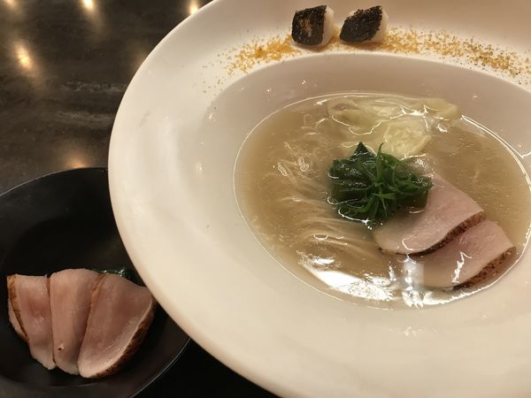 「潮らーめん 1,000円 鶏のせ 250円」@MENSHOの写真