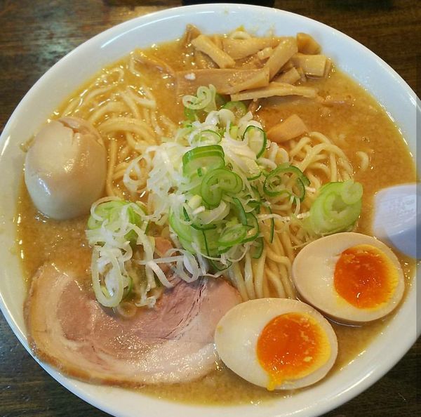 「味たま味噌ラーメン+訳あり味たま」@こってりらーめん 誉の写真