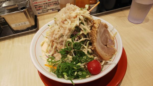 「冷やし中華（大、アブラ普通、ガリマヨ）」@替玉千里眼 志木店の写真