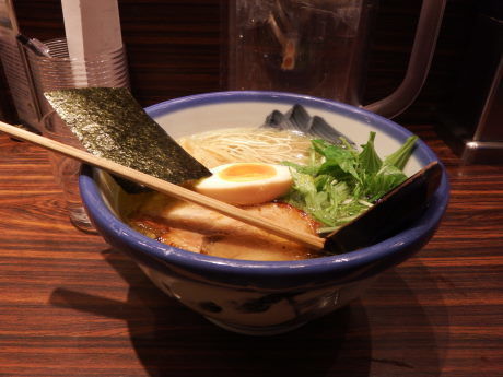 「塩らーめん」@AFURI 横浜ジョイナス店の写真