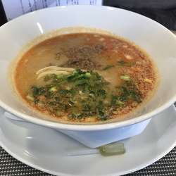 担担麺 850円