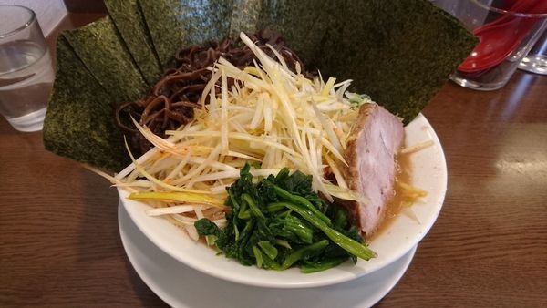 「ネギラーメン(濃いめ･硬め･少なめ)+海苔(クーポン)･木耳」@うまいヨ ゆうちゃんラーメンの写真
