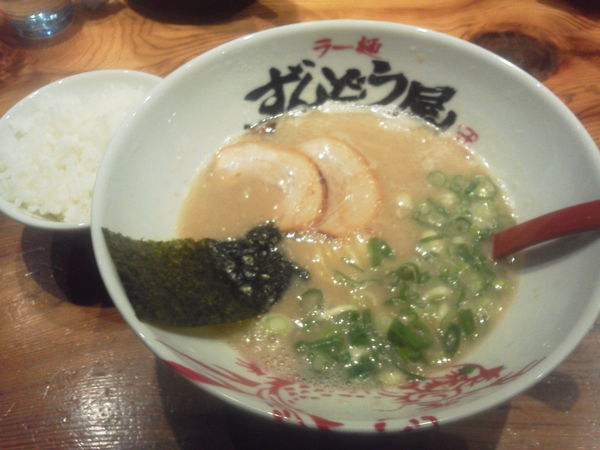 「元味ラーメン790＋ライス150＝940円」@ラー麺ずんどう屋 新宿歌舞伎町店の写真