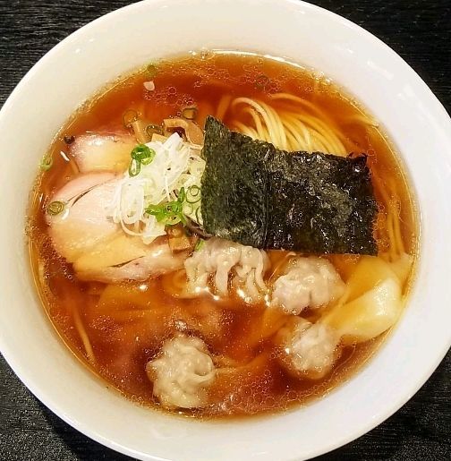 「わんたん醤油らぁめん」@支那ソバ 小むろの写真