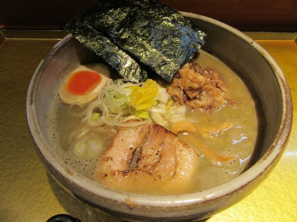 「特製煮干塩そば（９９０円）＋和え玉２００円」@麺屋 音の写真