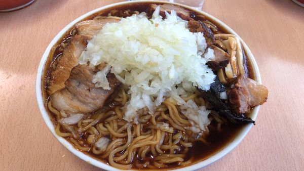 「大ラーメン+やくみ」@梅乃家の写真