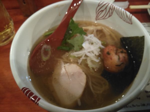 「あす花 feat. 神保町黒須 燻しおえびそば¥850」@麺処 あす花の写真