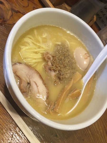 「白鶏らーめん⁺味玉」@鶏の穴の写真