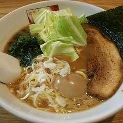 醤油豚骨ラーメン　＋味玉　※クーポンで６００円