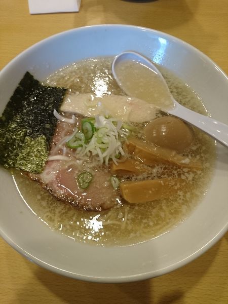 「塩らーめん 670円 味玉(ラーパス) Bセット150円」@麺屋 千とせの写真