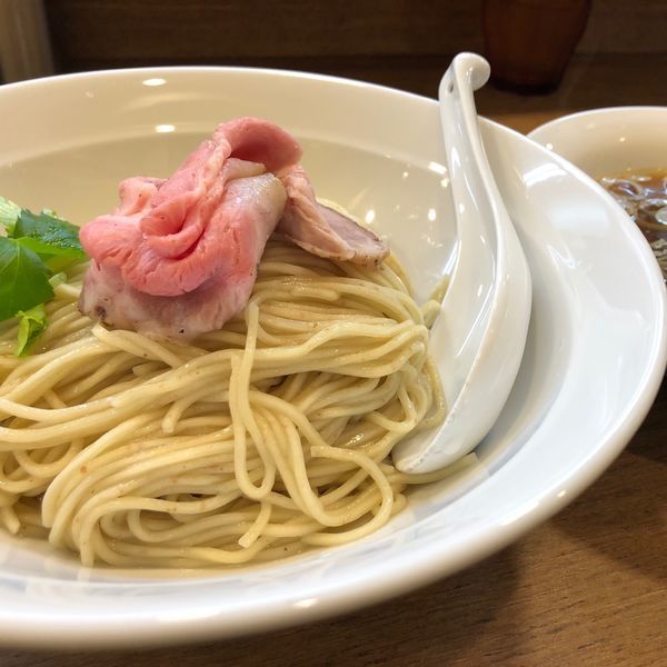 「【期間限定】煮干しつけめん（醤油） ¥900」@らぁめん山と樹の写真