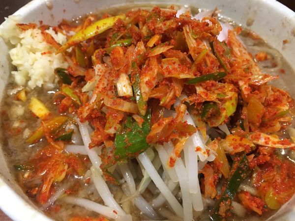 「辛ネギラーメン［大盛り 300グラム］」@麺や 希 御徒町店の写真