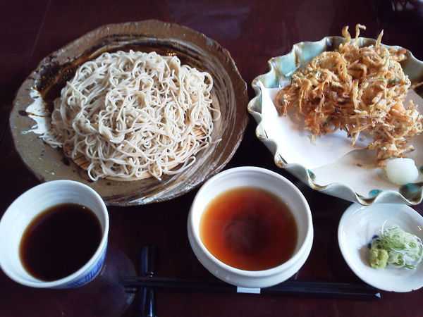 「ごぼうと海老のかき揚げせいろ1150＋大盛300＝1450円」@浄照窯の写真