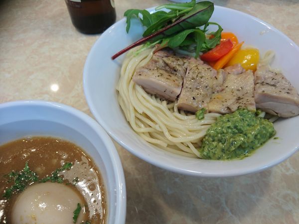 「【限定】つけ麺 鶏 MISO バジル850円＋味玉」@カッパラーメンセンターの写真