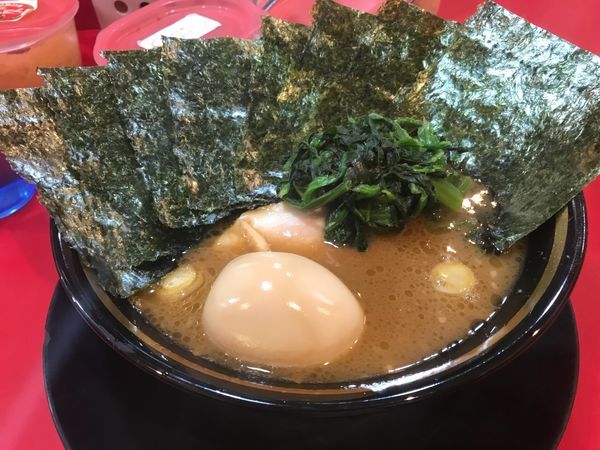 「ラーメン のり たまご」@家系ラーメン とらきち家の写真